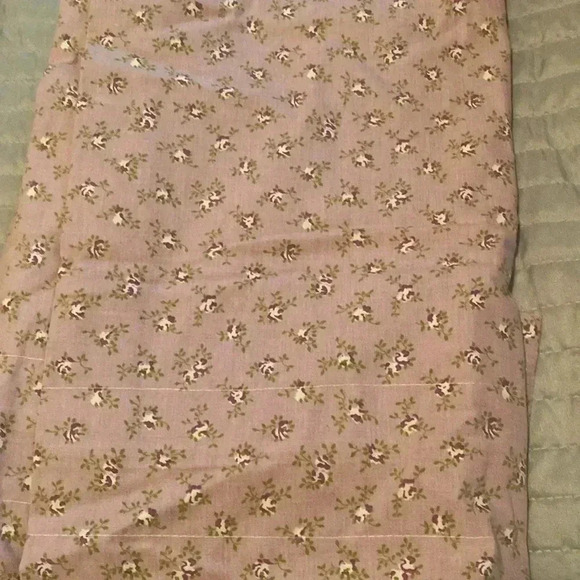 Vintage Laura Ashley bed set - includes twin comforter and more! - Picture 3 of 5